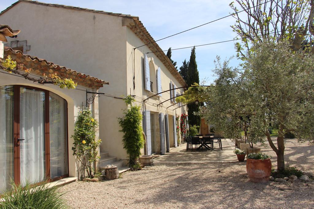 Châteaurenard Sous Les Platanes B&B المظهر الخارجي الصورة