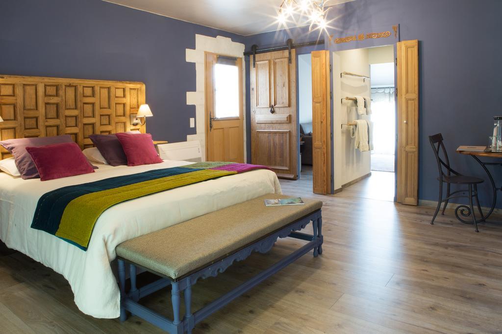 Châteaurenard Sous Les Platanes B&B المظهر الخارجي الصورة