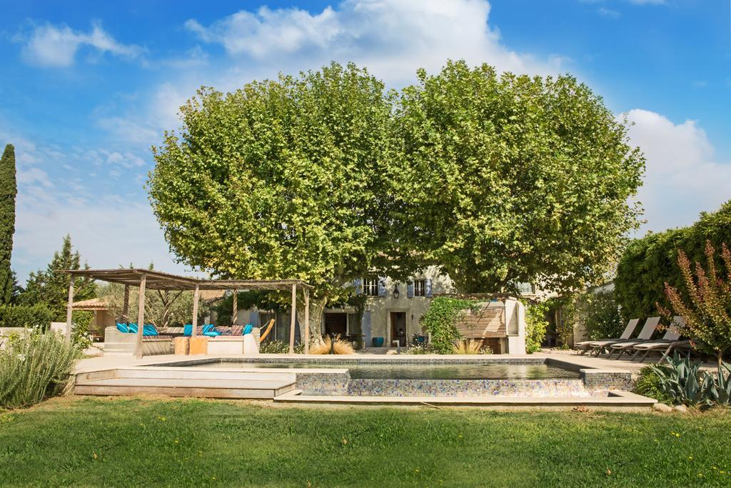 Châteaurenard Sous Les Platanes B&B المظهر الخارجي الصورة