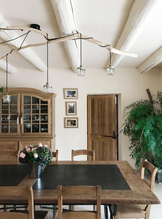 Châteaurenard Sous Les Platanes B&B المظهر الخارجي الصورة
