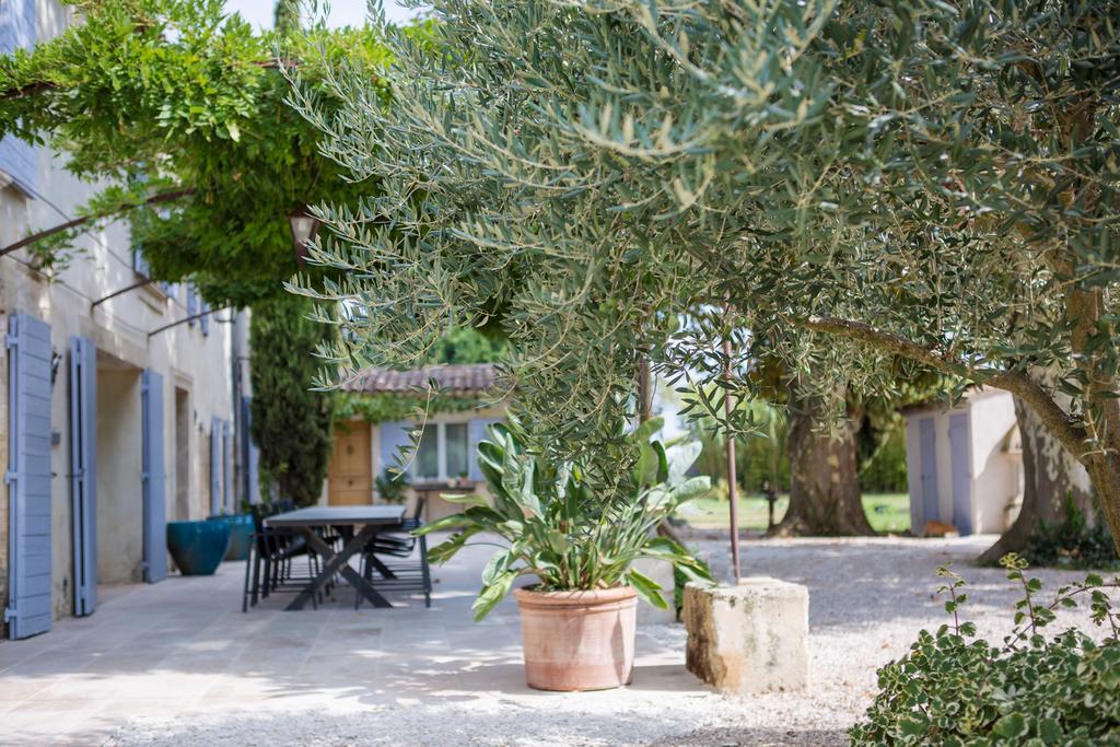 Châteaurenard Sous Les Platanes B&B المظهر الخارجي الصورة