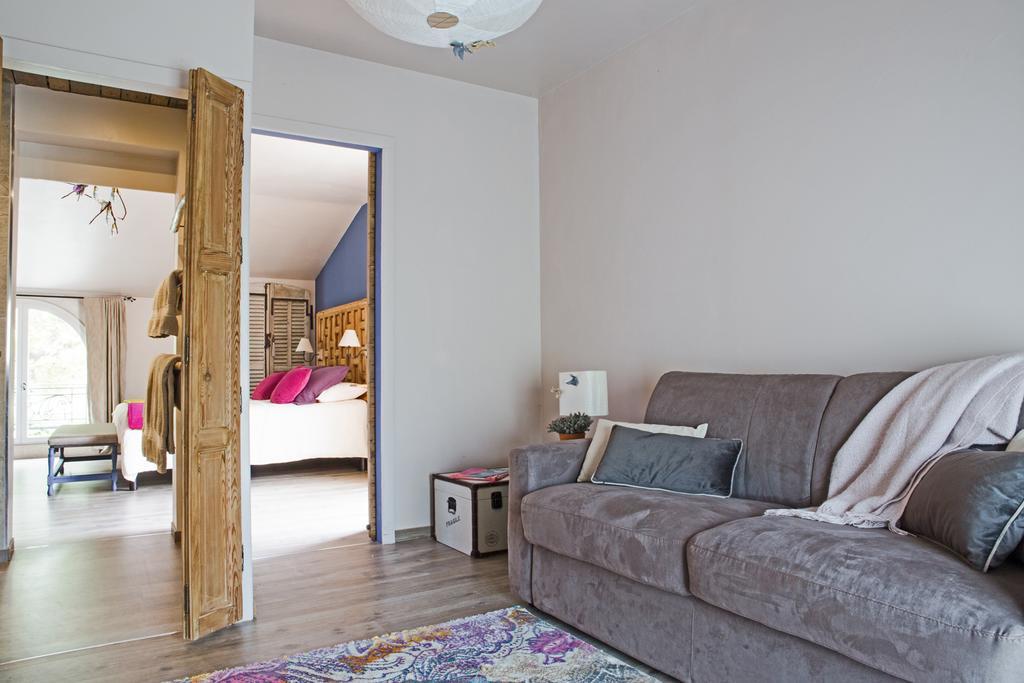 Châteaurenard Sous Les Platanes B&B المظهر الخارجي الصورة